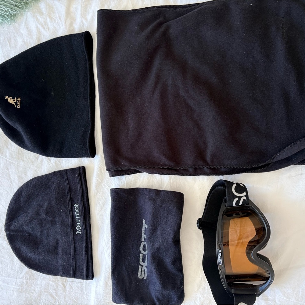 Black Winter Accessories Bundle - image 1